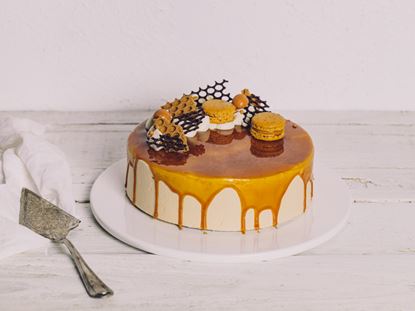 Picture of SBN 9" Deliciously Honeycombe Car Cake